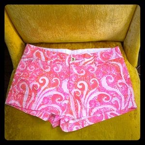 Lilly Pulitzer Walsh pink and white shorts size 8
